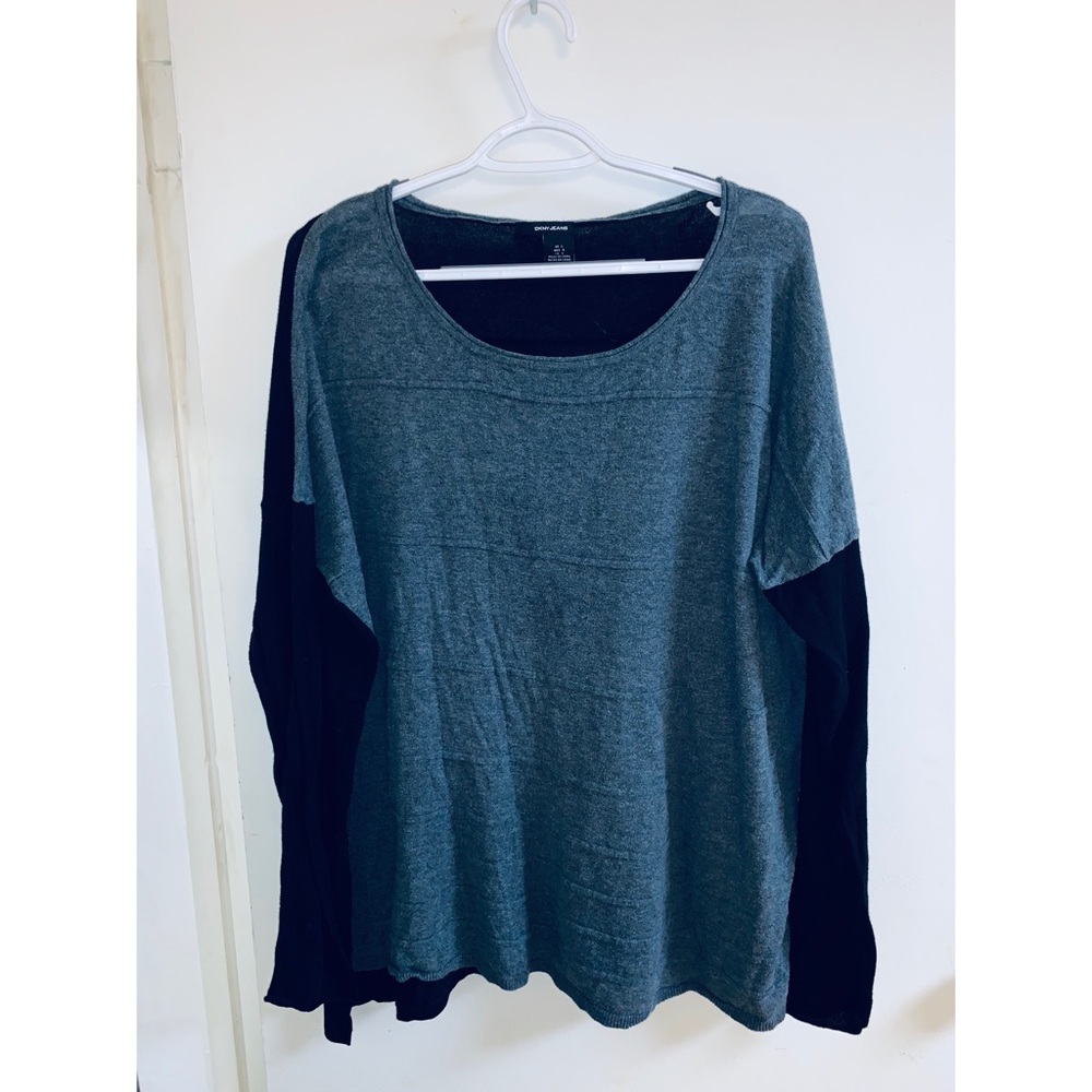 ✨ DKNY Longsleeve Lightweight Sweater Size Large ✨